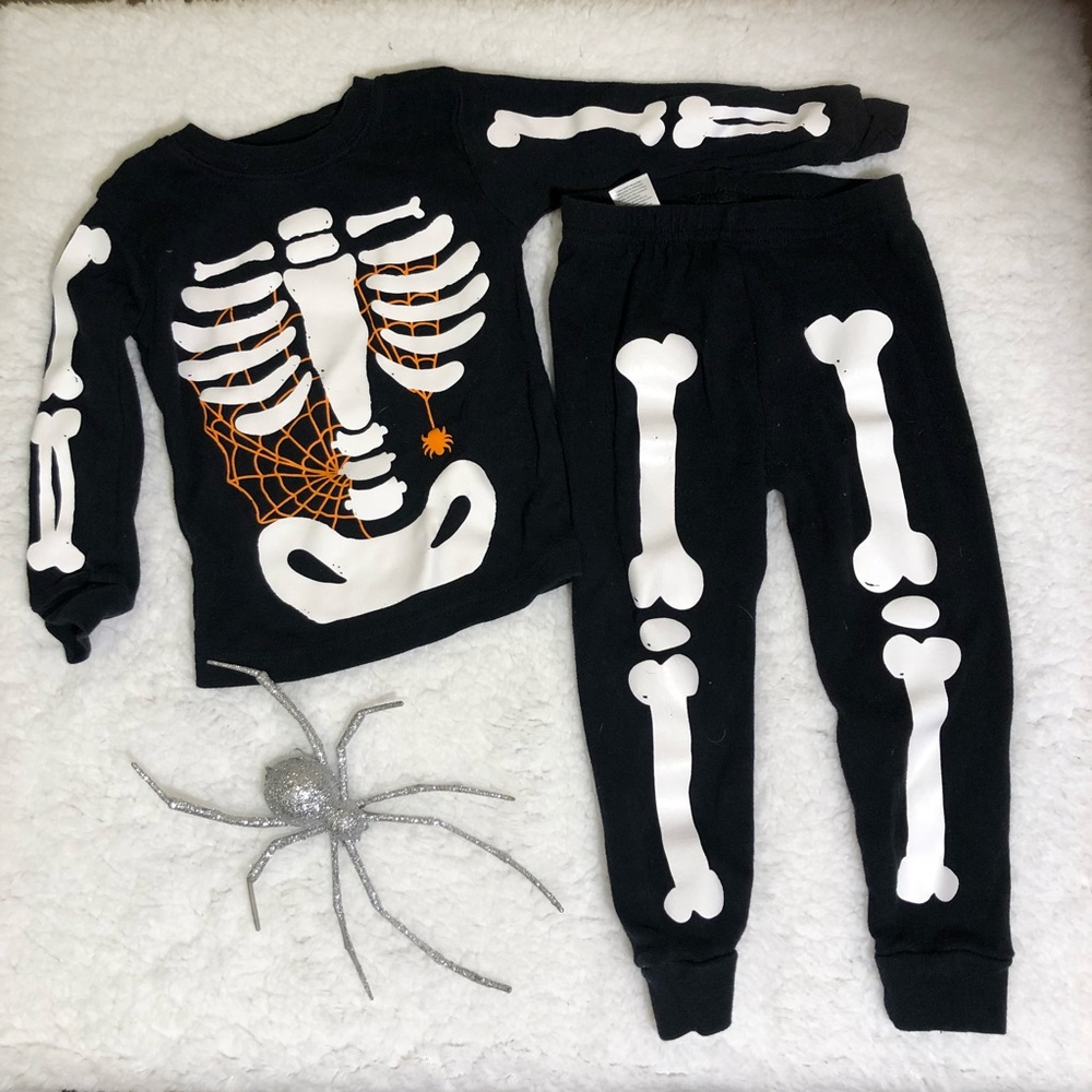 Carter’s Skeleton Pajamas 18months